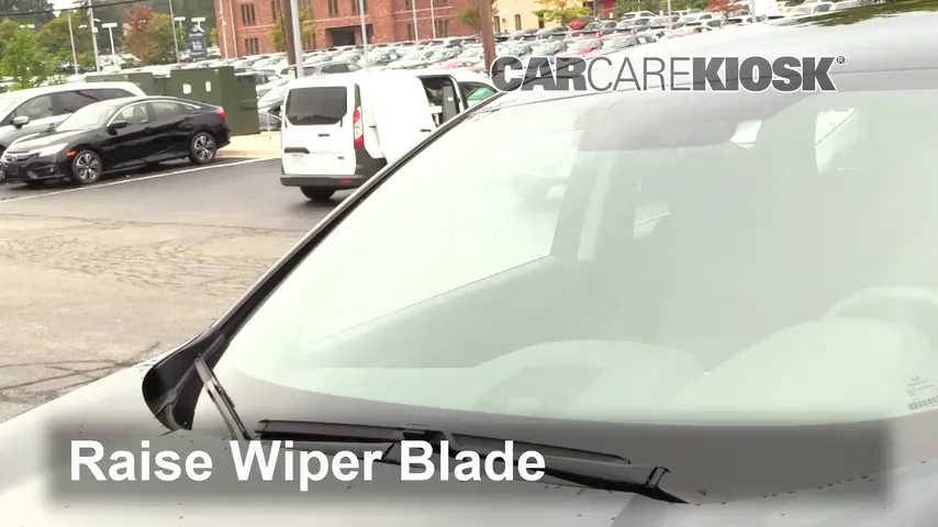 2018 Honda CR-V LX 2.4L 4 Cyl. Windshield Wiper Blade (Front) Replace Wiper Blades